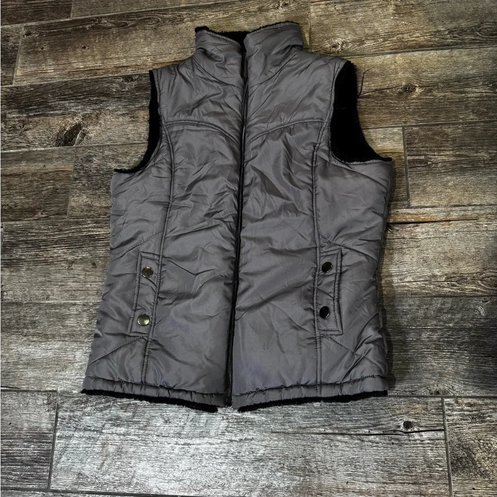 Reversible Vest​​​ - Picture 2 of 9